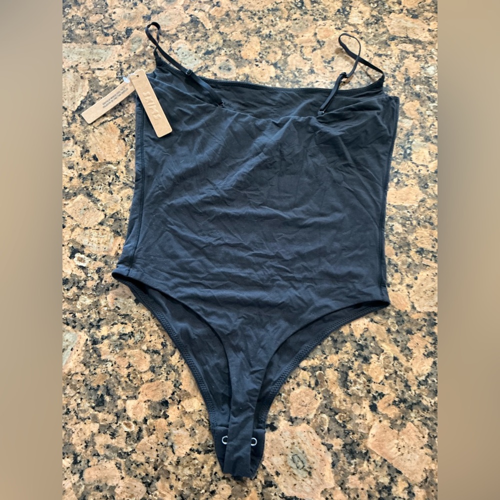 Skims FITS EVERYBODY CAMI THONG BODYSUIT - Picture 4 of 5